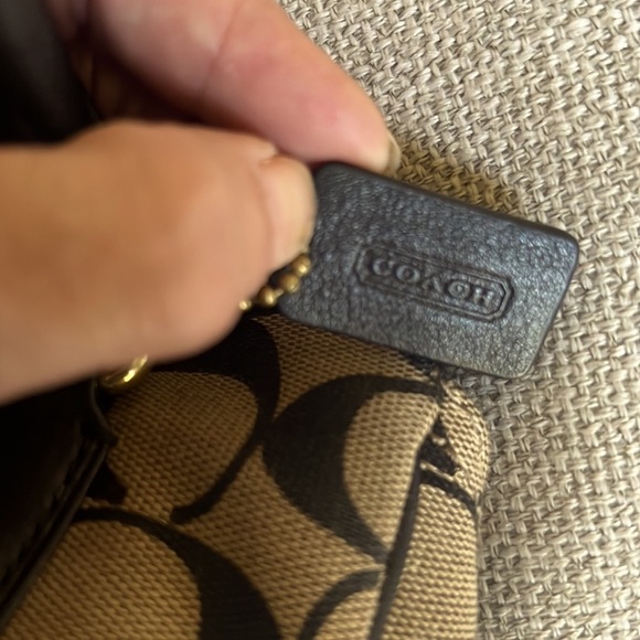 Coach - Picture 6 of 6